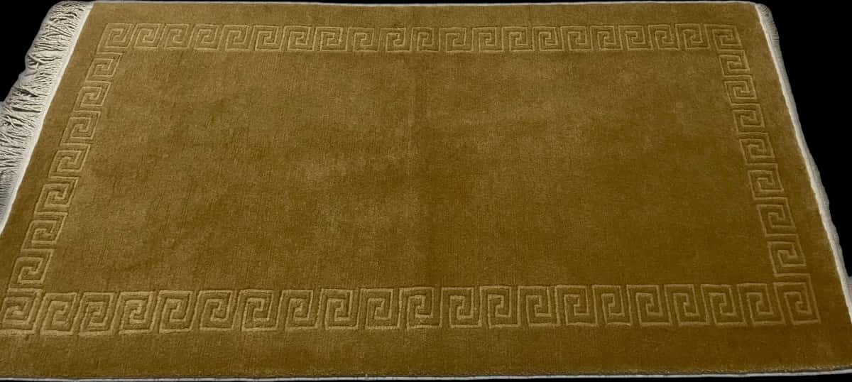 Nepali rug of Tibetan style in dimensions 166 centimeters length by 94 centimeters width with mainly yellow colors — Perspective