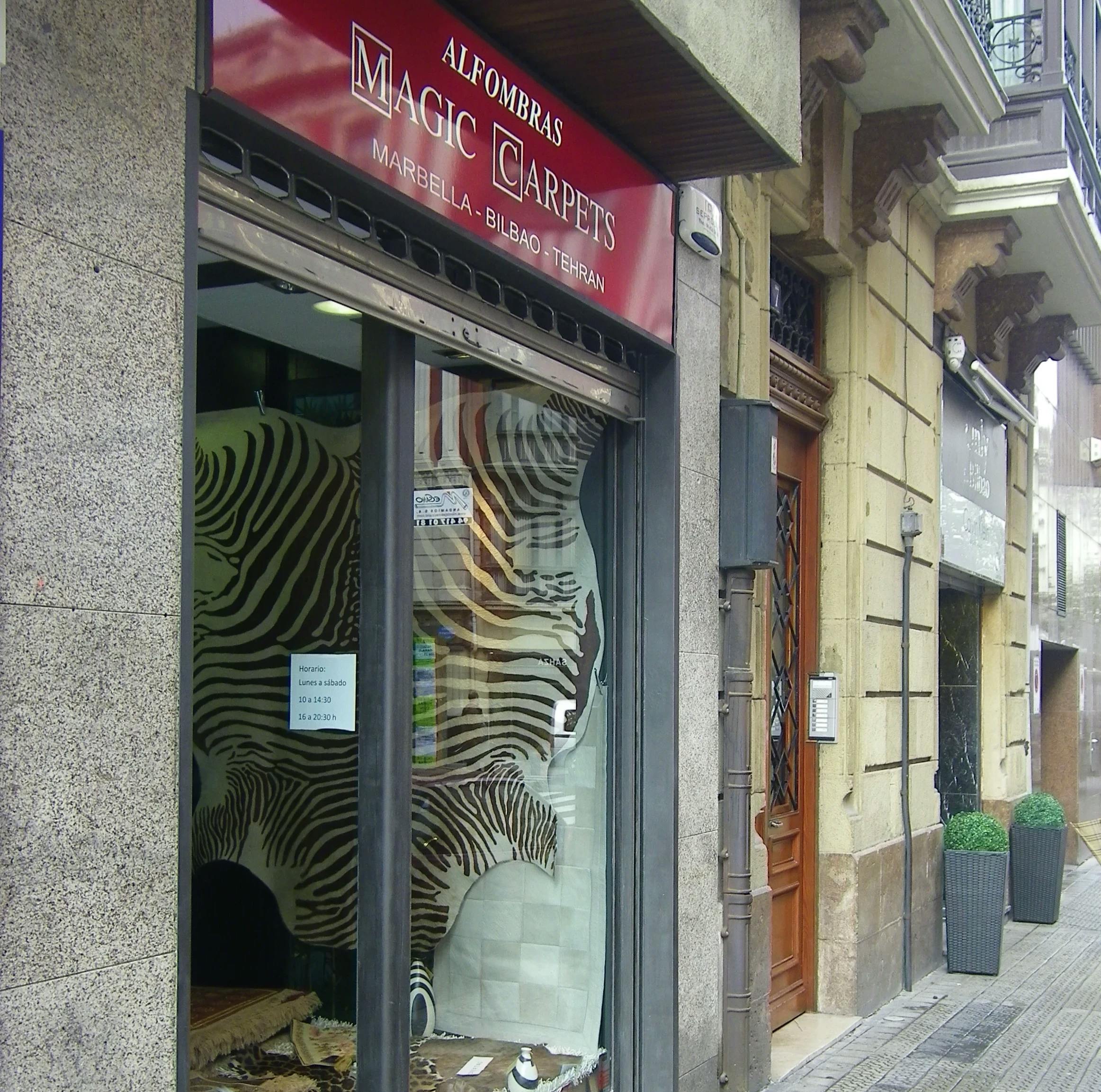 Magic Carpets Bilbao store entrance