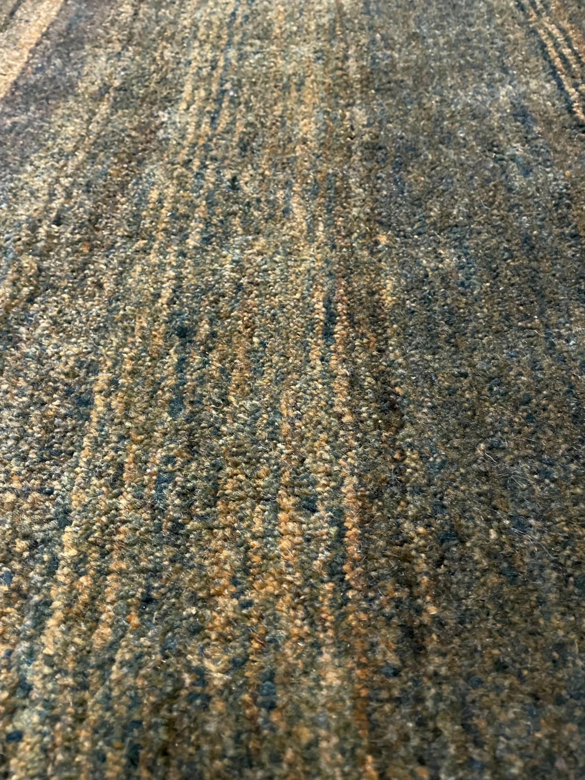 Perserteppich Gabbeh, schlicht, 75x165 cm, überwiegend in Grün — Nahaufnahme der Textur