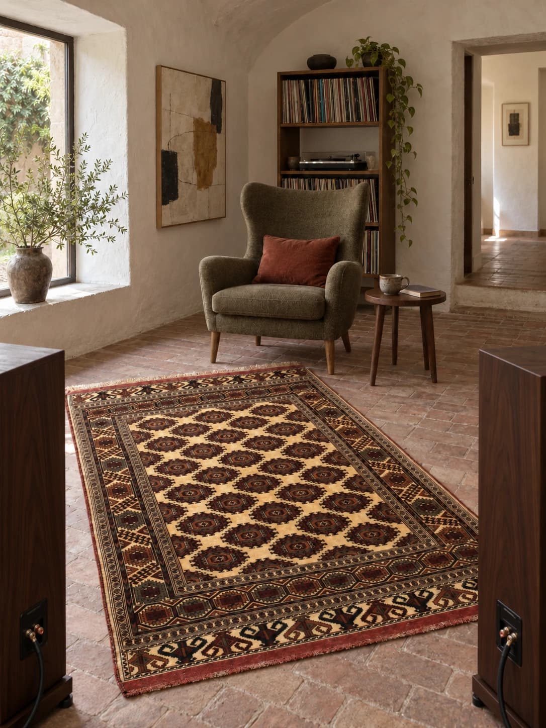 Perserteppich Turkmene, orientalisch, 140x196 cm, überwiegend in Gelb und Braun — Im Raum