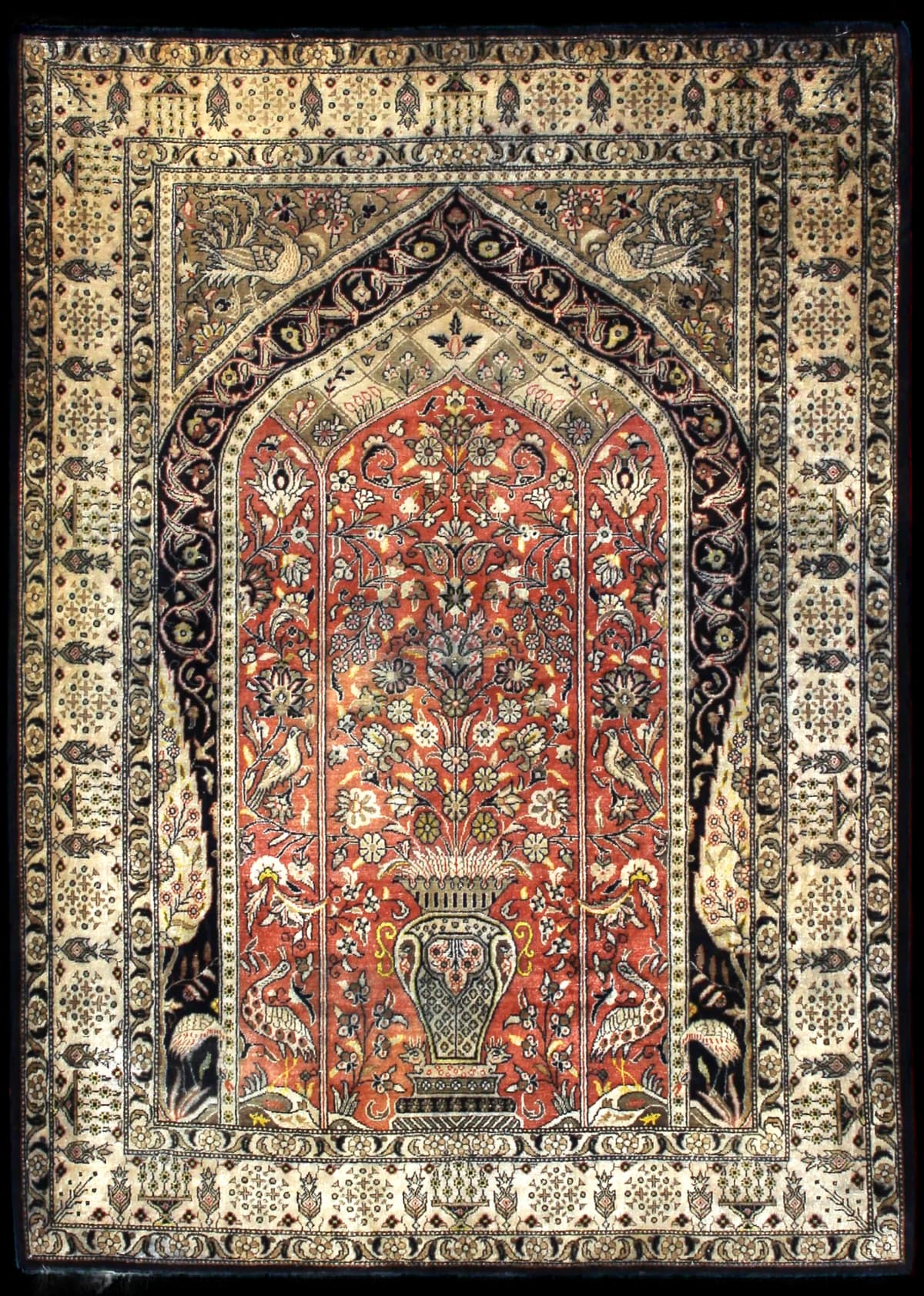 Persian rug of Arak style in dimensions 155 centimeters length by 108 centimeters width with mainly black and orange colors — Full view