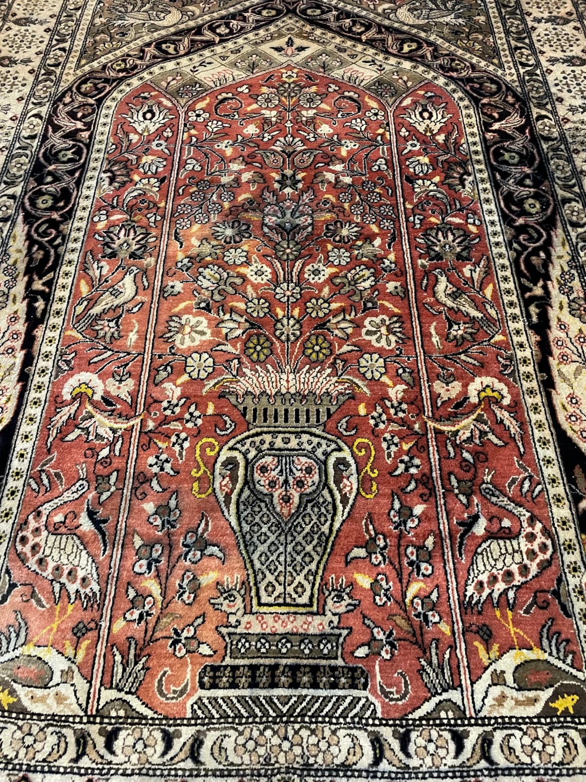 Alfombra persa Arak, oriental, 108x155 cm, principalmente en negro y naranja — Perspectiva