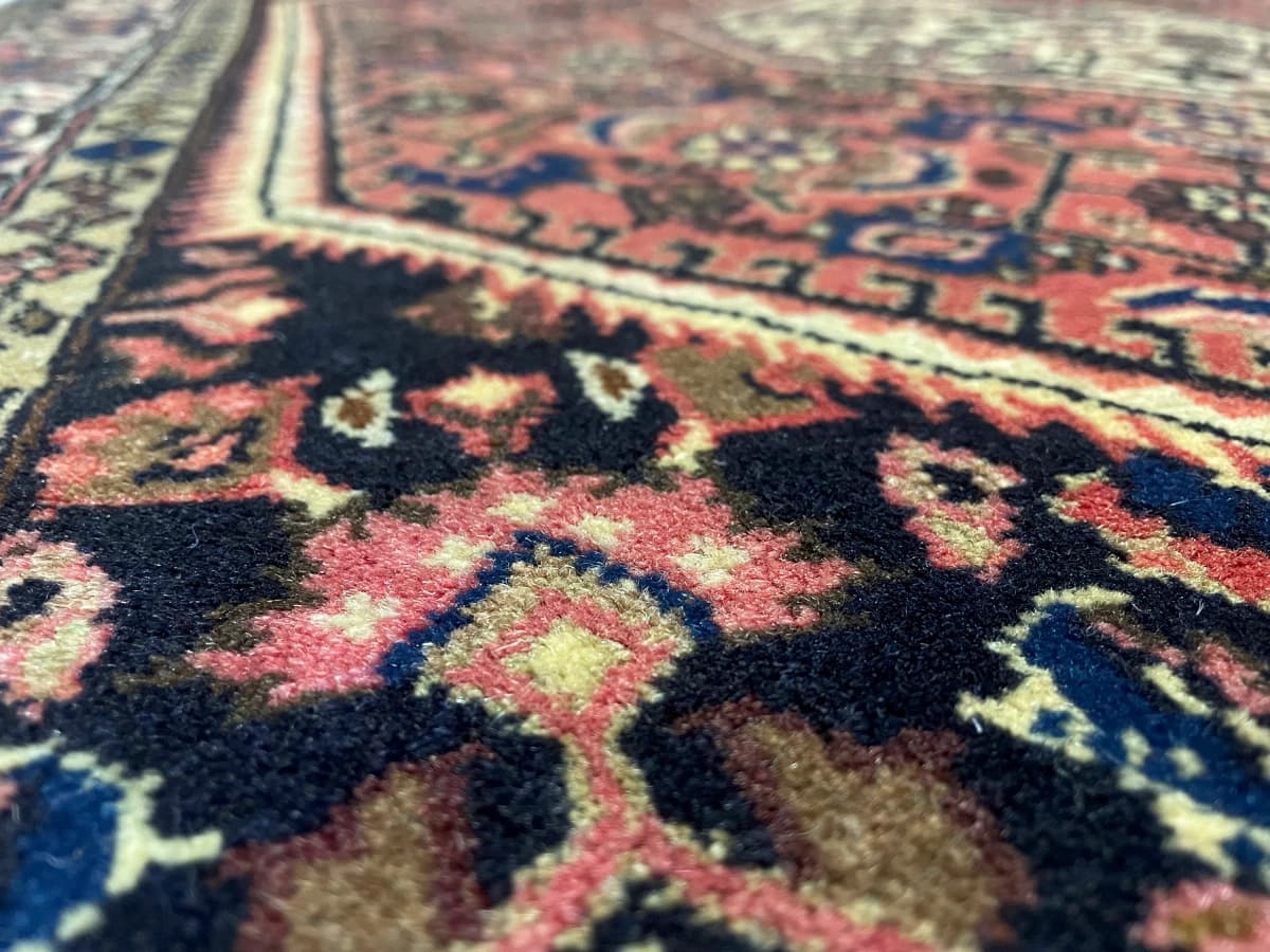 Perserteppich Bijar, orientalisch, 112x172 cm, überwiegend in Rosa — Nahaufnahme der Textur