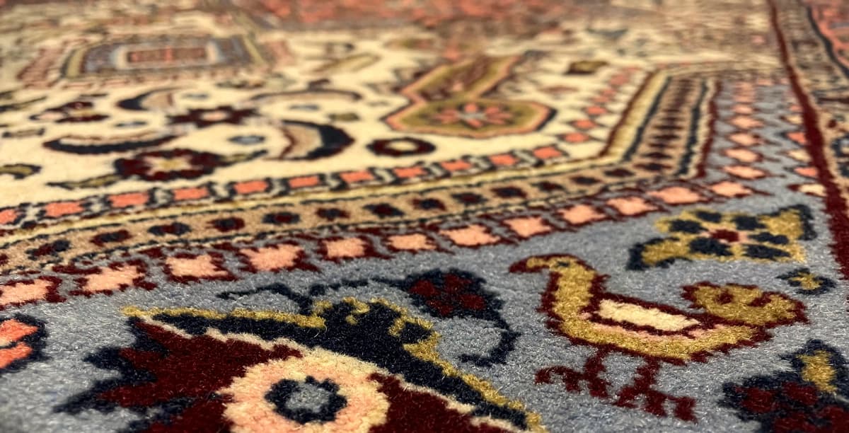 Perserteppich Hamadan, orientalisch, 98x148 cm, überwiegend in Beige und Orange — Nahaufnahme der Textur