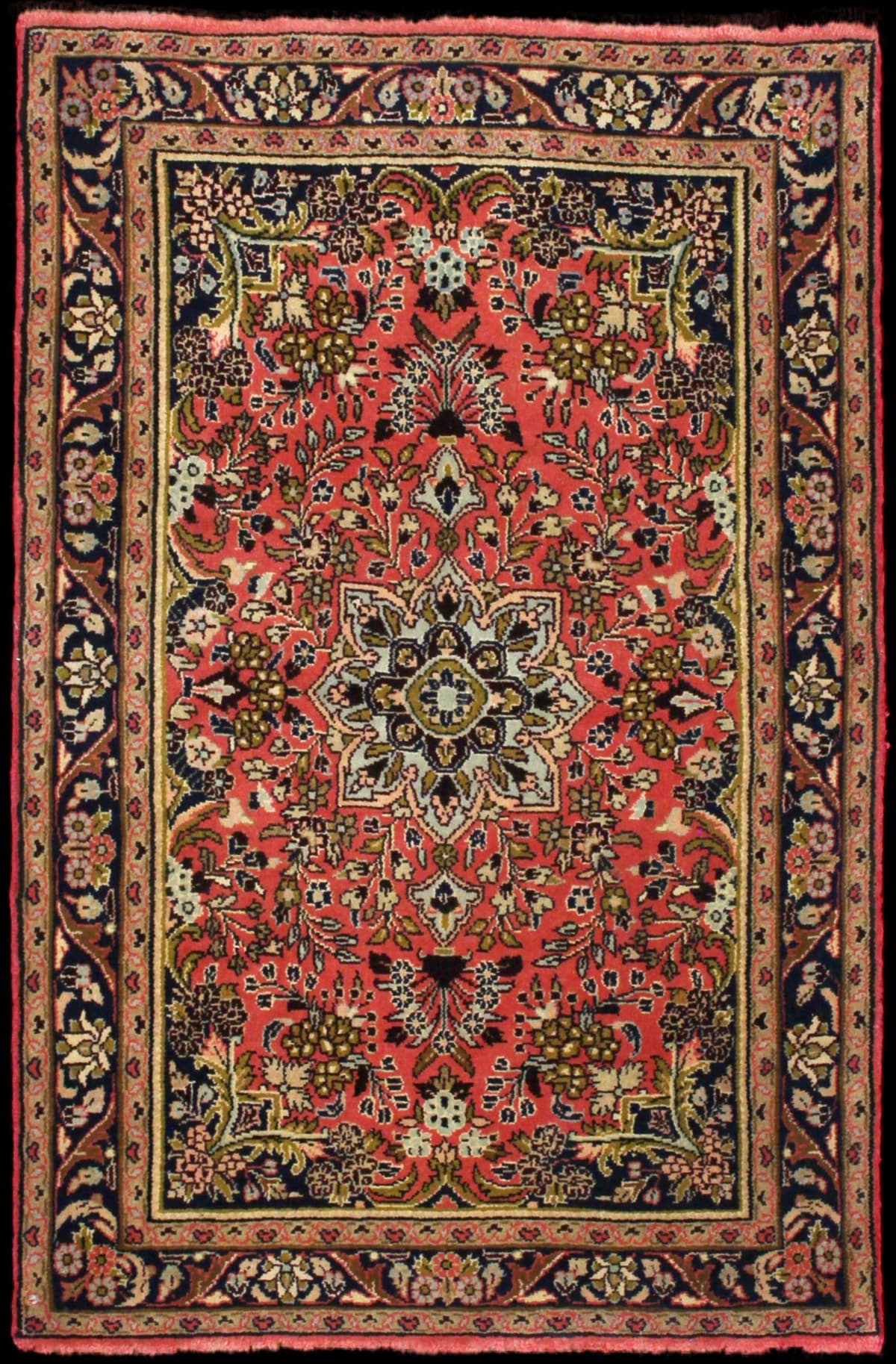 Persian rug of Hamadan style in dimensions 150 centimeters length by 100 centimeters width with mainly pink colors
