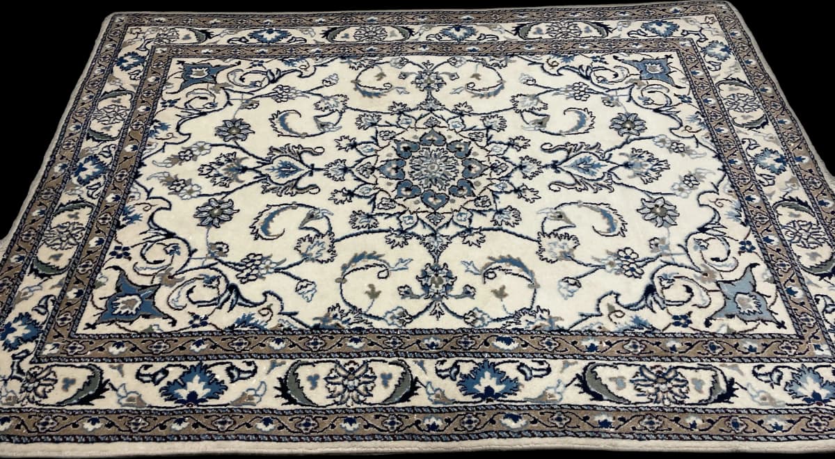 Tapis persan Nain, oriental, 147x202 cm, principalement blanc et bleu — Perspective
