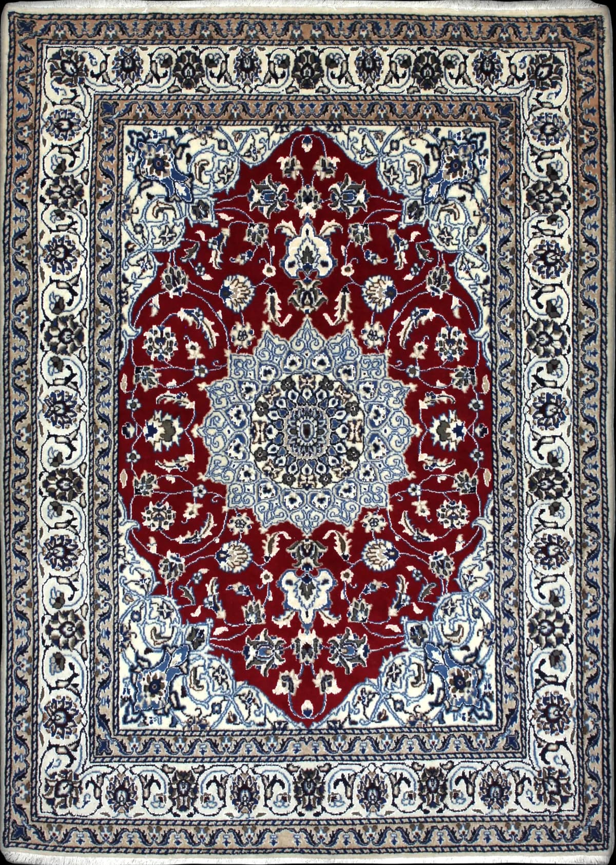 alfombra persa de estilo Nain en dimensiones 203 centímetros de largo por 140 centímetros de ancho con colores principalmente rojo y azul — Vista completa