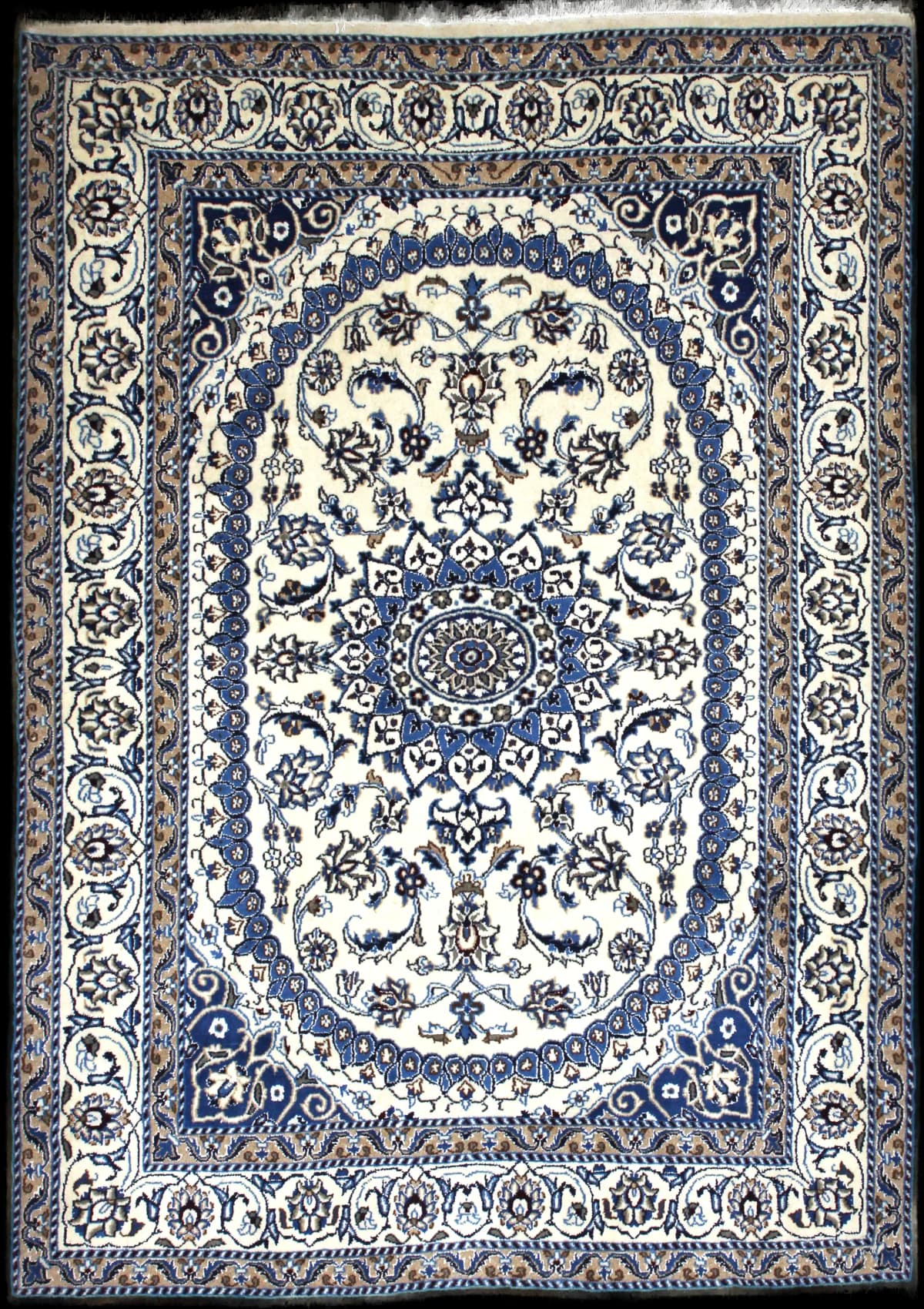 Persian rug of Nain style in dimensions 212 centimeters length by 148 centimeters width with mainly beige and blue colors