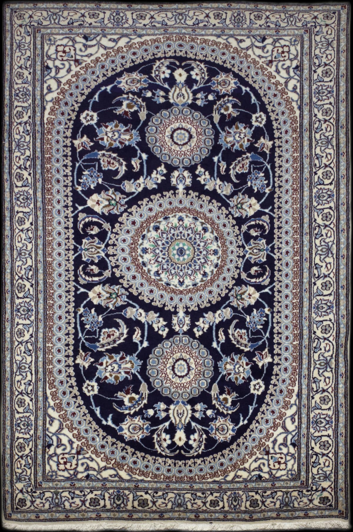 rug in dimensions 270 centimeters length by 162 centimeters width with mainly beige colors