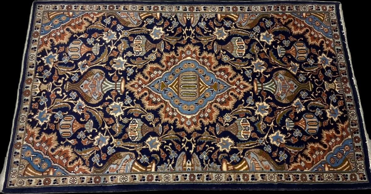 Tapis persan Kashmar, oriental, 107x183 cm, principalement bleu et noir — Perspective