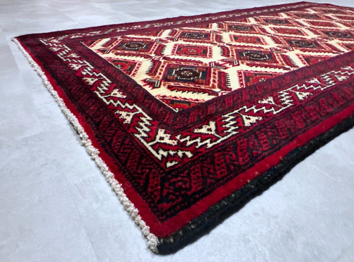 Perserteppich, orientalisch, 100x190 cm, überwiegend in Rot und Beige — Ecke & Kante