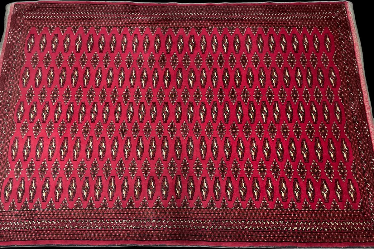 Perserteppich Turkmene, orientalisch, 132x196 cm, überwiegend in Rot — Perspektive