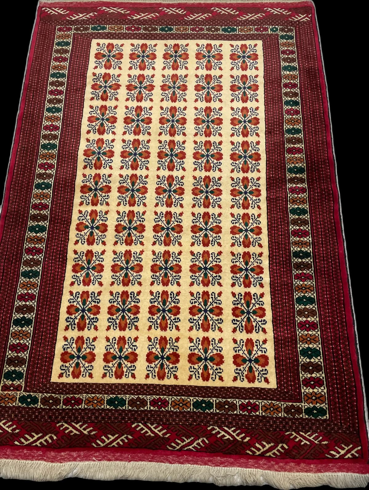 Tapis persan turkmène, oriental, 132x194 cm, principalement rouge et jaune — Perspective