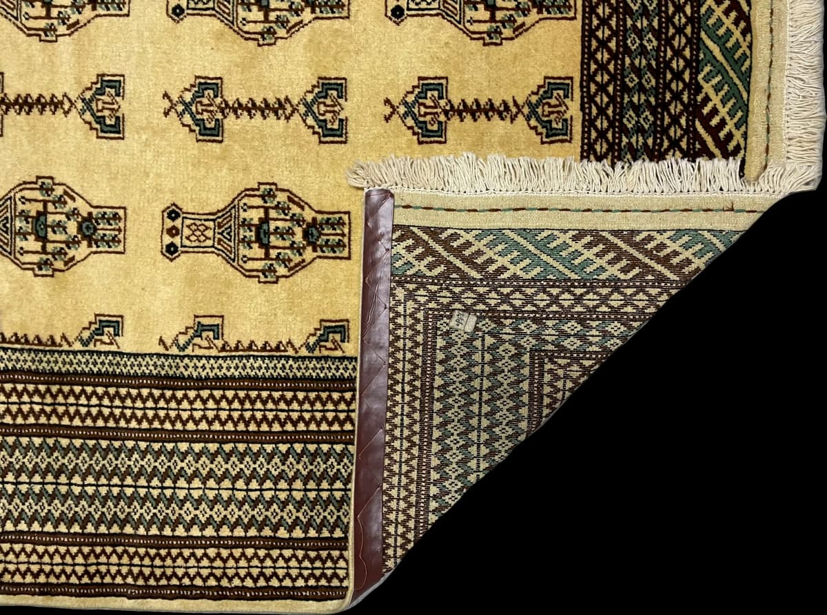 Perserteppich, orientalisch, 130x192 cm, überwiegend in Gelb — Gefaltet