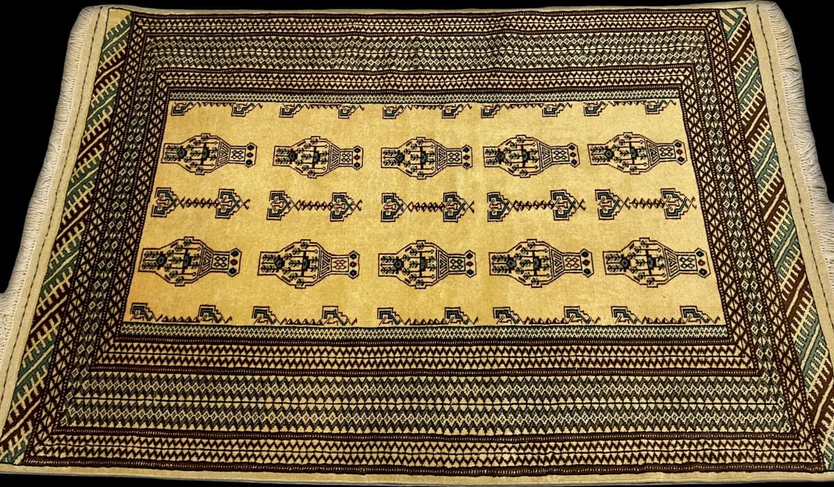 Perserteppich, orientalisch, 130x192 cm, überwiegend in Gelb — Perspektive