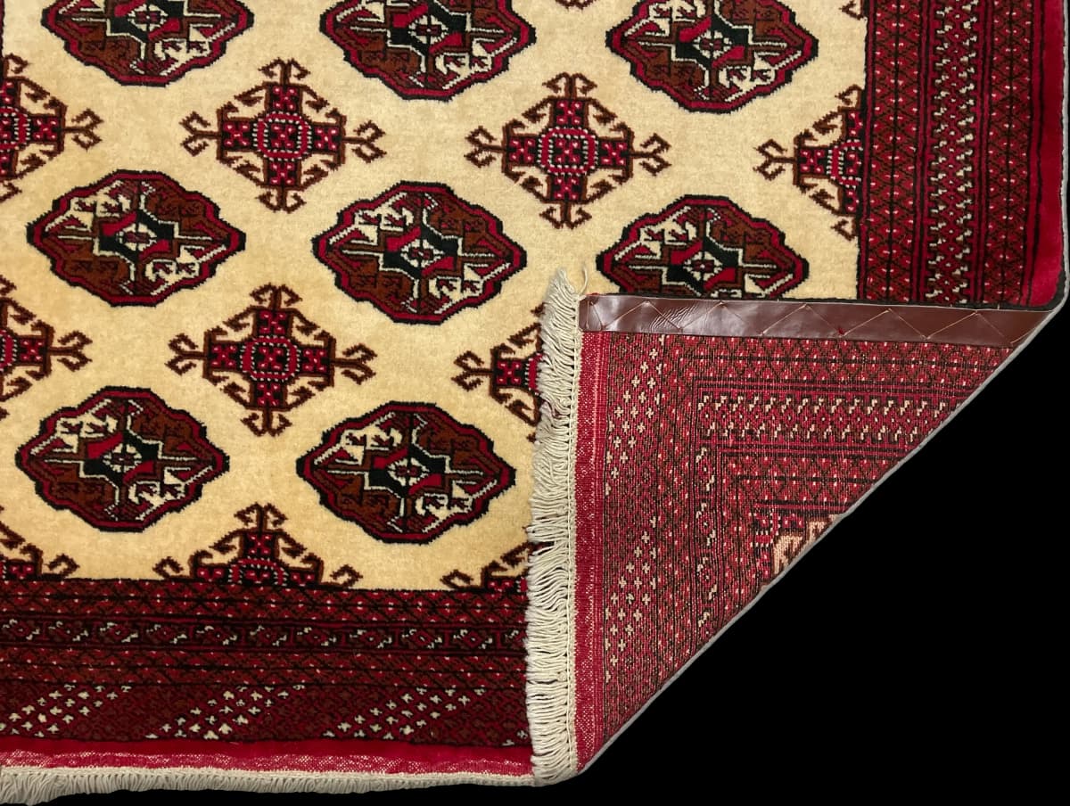 Perserteppich Turkmene, orientalisch, 132x190 cm, überwiegend in Beige — Gefaltet
