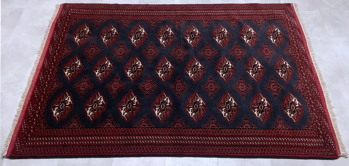Perserteppich, orientalisch, 134x198 cm, überwiegend in Blau und Rot — Perspektive
