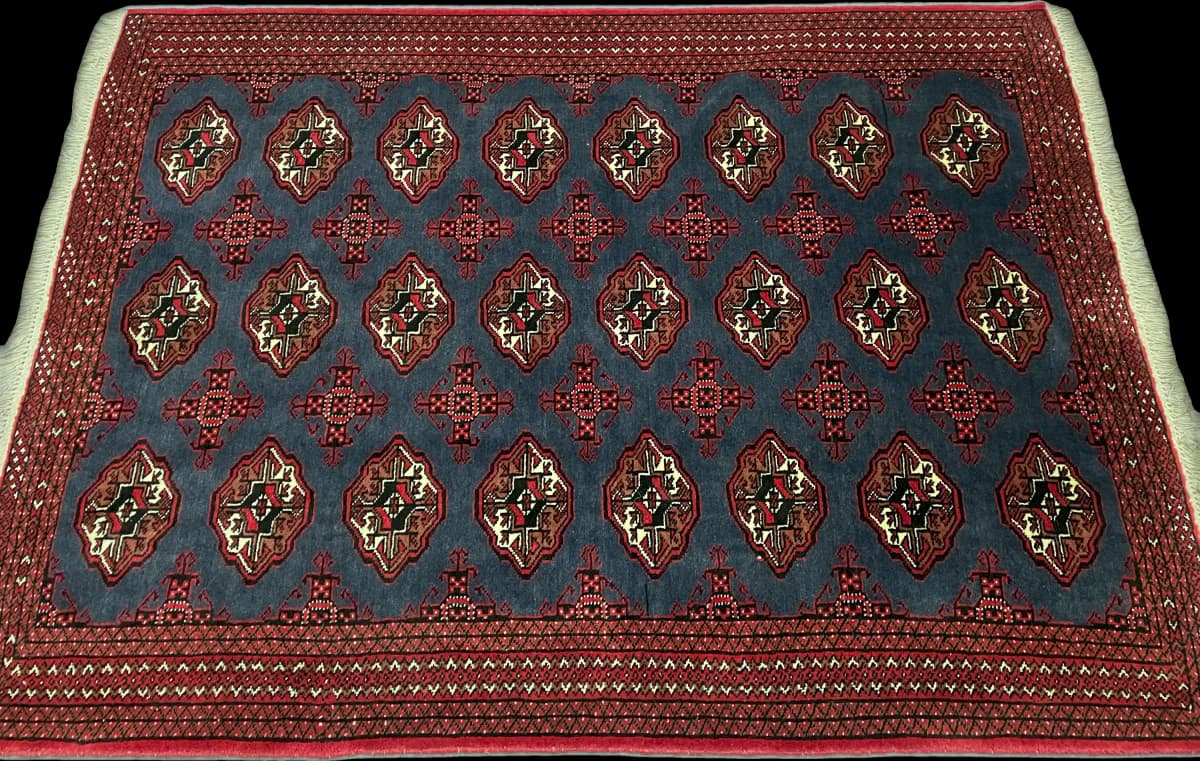 Perserteppich Turkmene, orientalisch, 130x179 cm, überwiegend in Rot und Blau — Perspektive