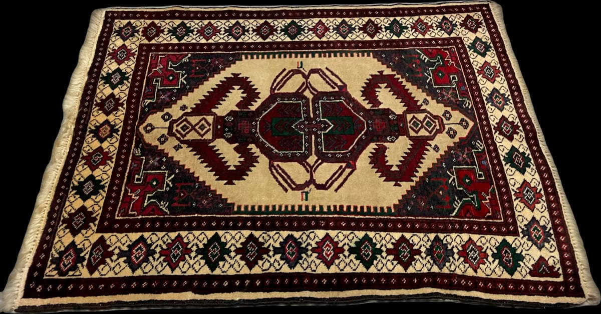Perserteppich Turkmene, orientalisch, 90x113 cm, überwiegend in Gelb und Schwarz — Perspektive