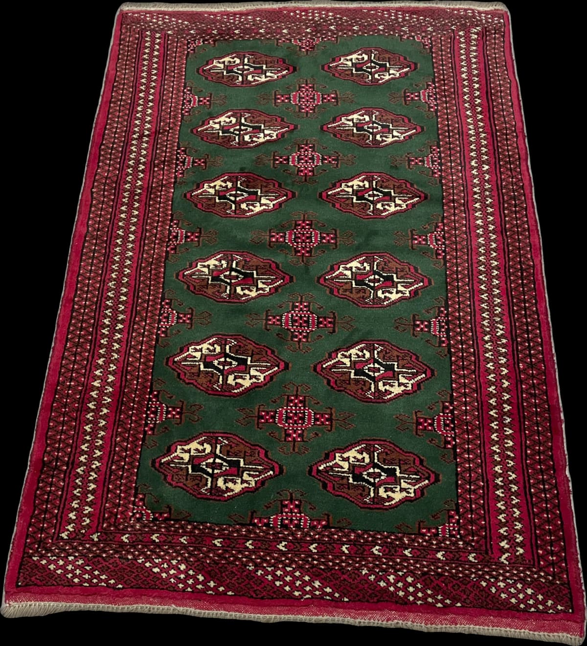 Perserteppich Turkmene, orientalisch, 97x145 cm, überwiegend in Grün — Perspektive