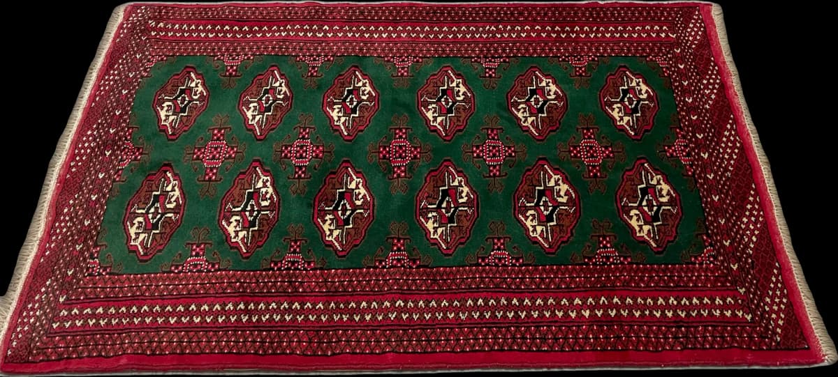 Perserteppich Turkmene, orientalisch, 97x145 cm, überwiegend in Grün — Perspektive