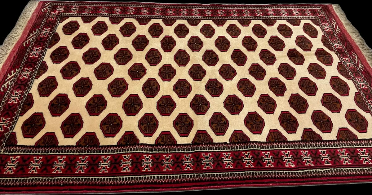 Perserteppich Turkmene, orientalisch, 105x165 cm, überwiegend in Beige und Braun — Perspektive
