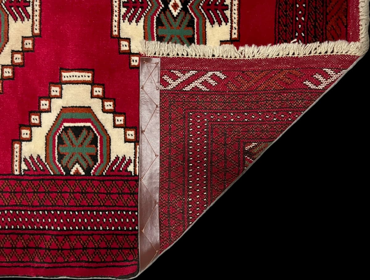 Perserteppich Turkmene, orientalisch, 105x147 cm, überwiegend in Rot — Gefaltet