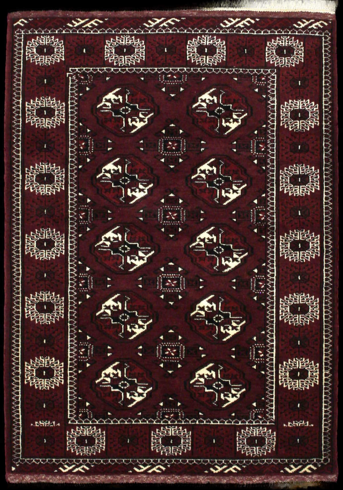 Persian rug of Turkoman style in dimensions 146 centimeters length by 100 centimeters width with mainly brown colors