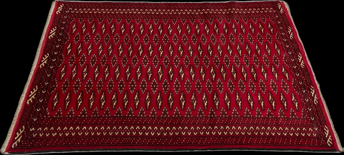 Perserteppich Turkmene, orientalisch, 101x148 cm, überwiegend in Rot — Perspektive
