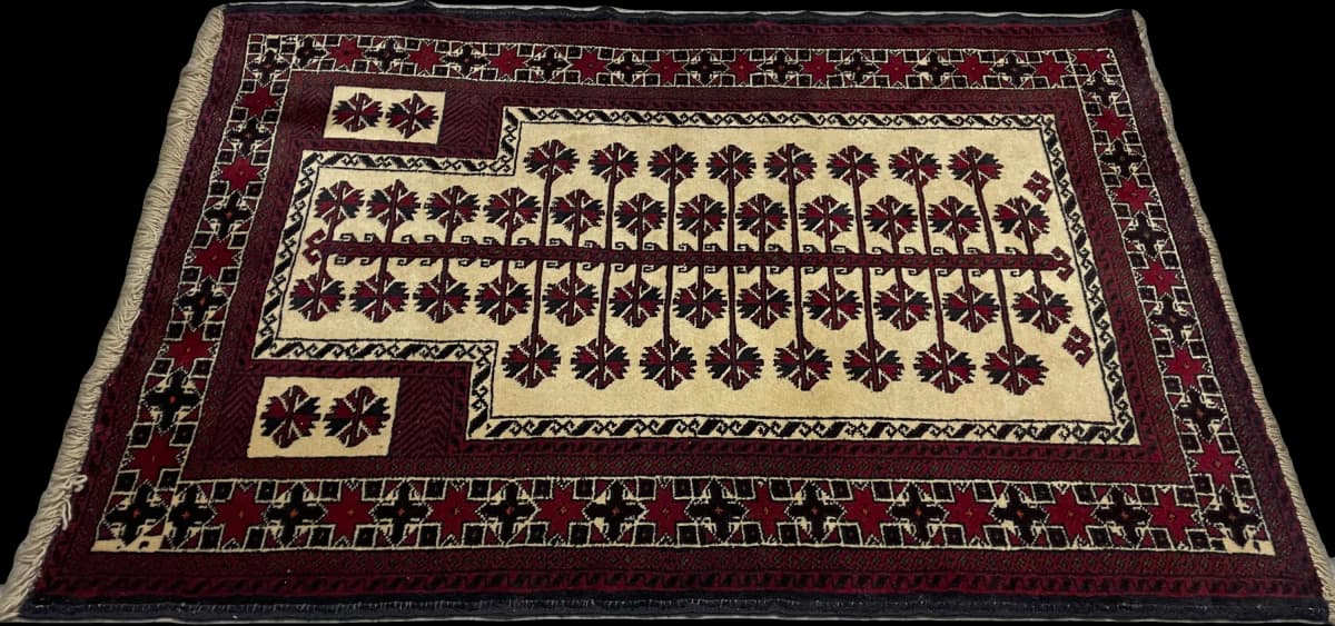 Tapis persan turkmène, oriental, 101x145 cm, principalement beige et rouge — Perspective