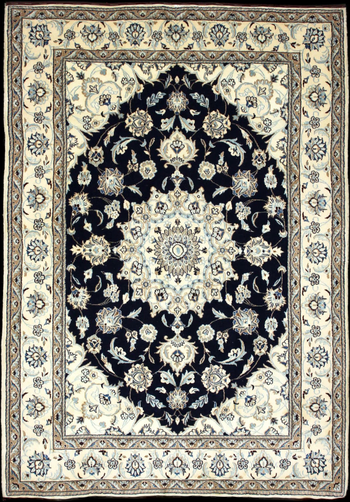alfombra persa de estilo Nain en dimensiones 240 centímetros de largo por 160 centímetros de ancho con colores principalmente beige y azul — Vista completa