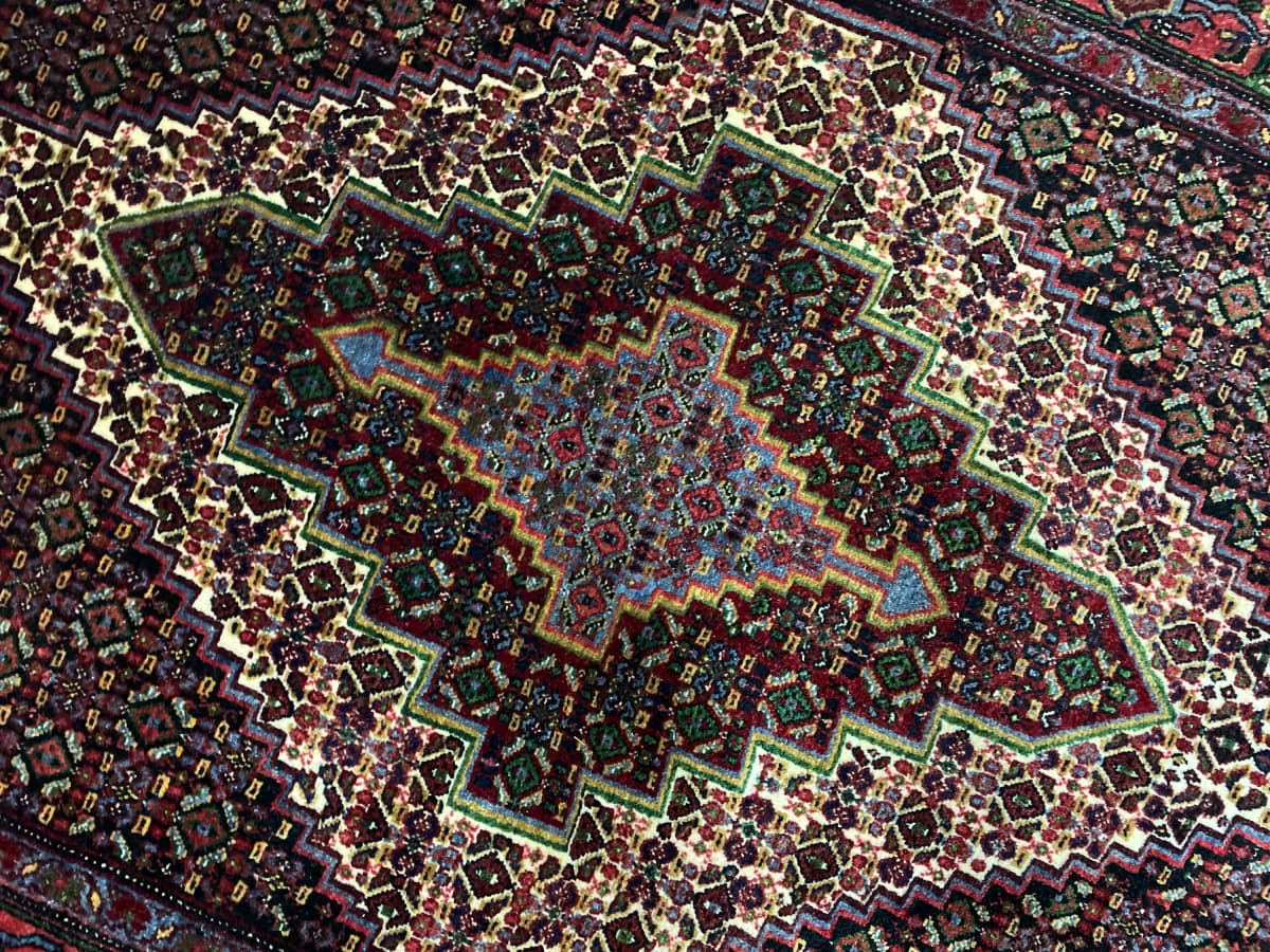Perserteppich Sanandaj, orientalisch, 130x182 cm, bunt — Nahaufnahme der Textur