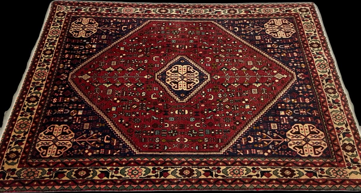 Perserteppich Abadeh, orientalisch, 109x152 cm, überwiegend in Rot und Braun — Perspektive