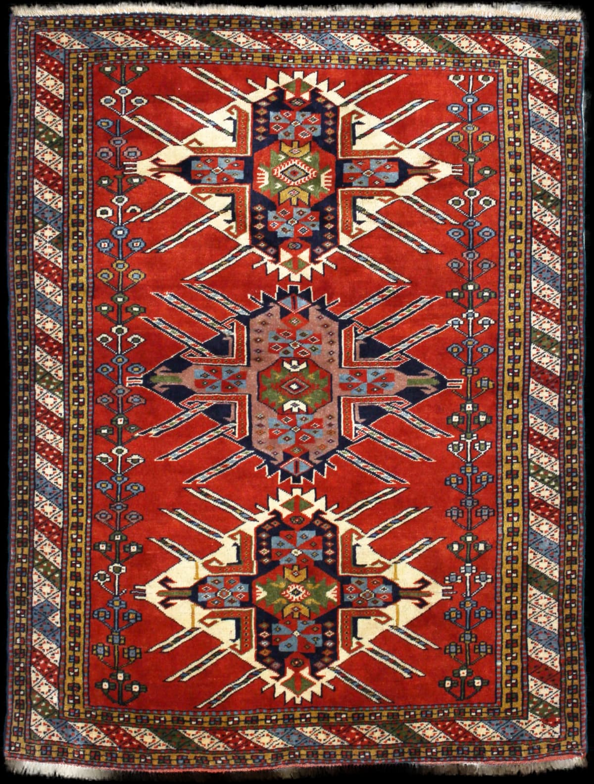 Persian rug of Quchan style in dimensions 170 centimeters length by 130 centimeters width with mainly orange colors