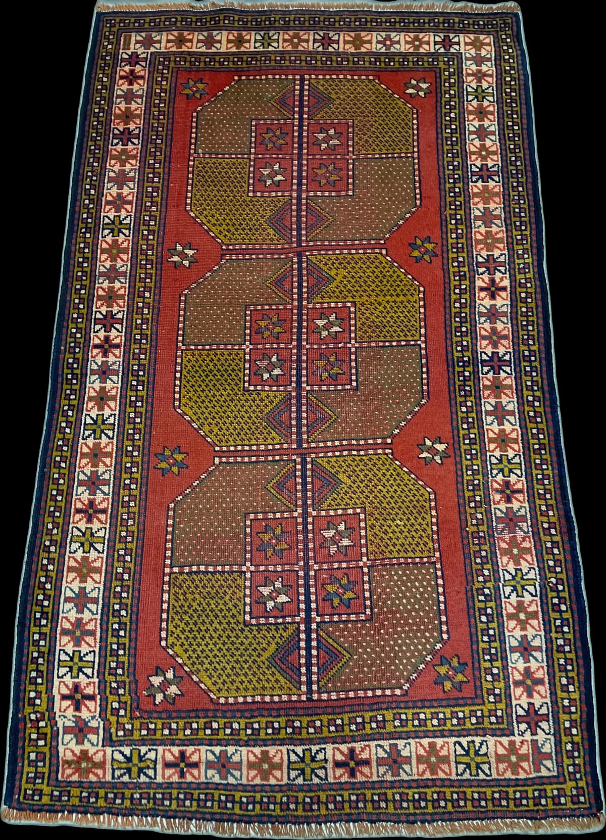 Perserteppich Belutsch, orientalisch, 110x187 cm, überwiegend in Rot — Perspektive