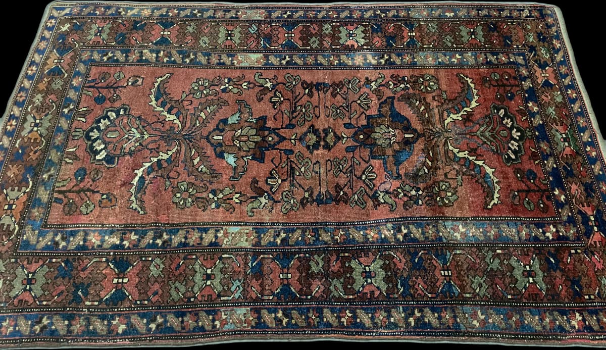 Perserteppich Bakhtiari, orientalisch, 137x200 cm, überwiegend in Rot — Perspektive
