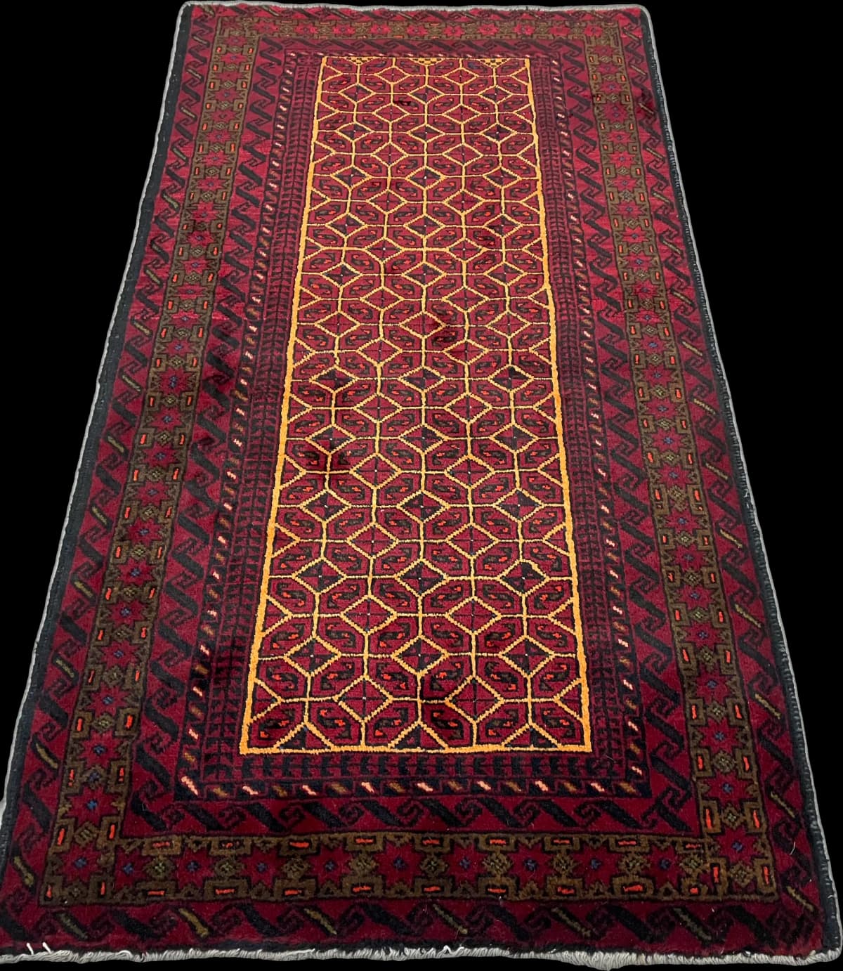 Perserteppich Turkmene, orientalisch, 97x174 cm, überwiegend in Rot — Perspektive