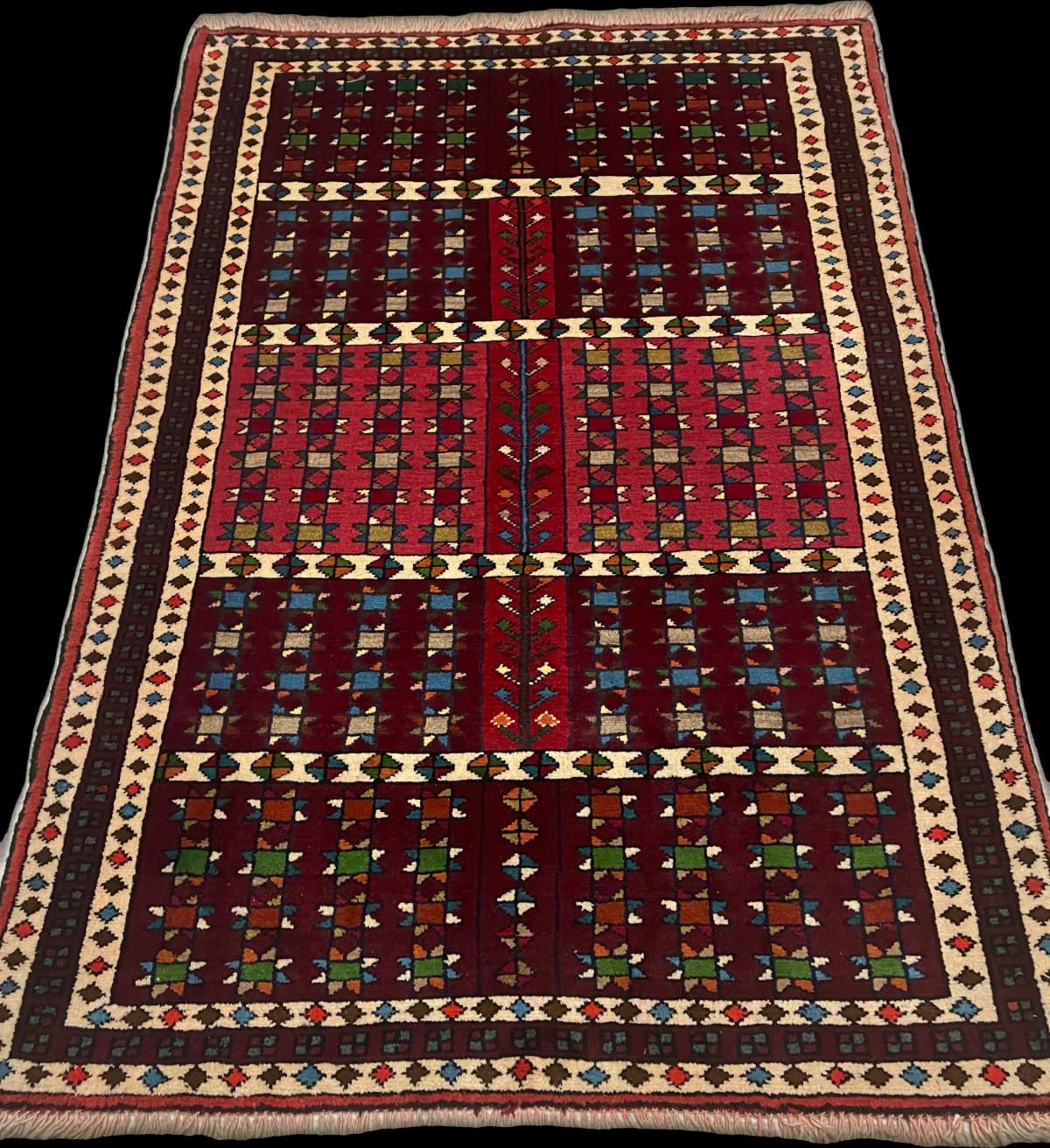 Tapis persan Quchan, oriental, 118x171 cm, principalement rouge et marron — Perspective