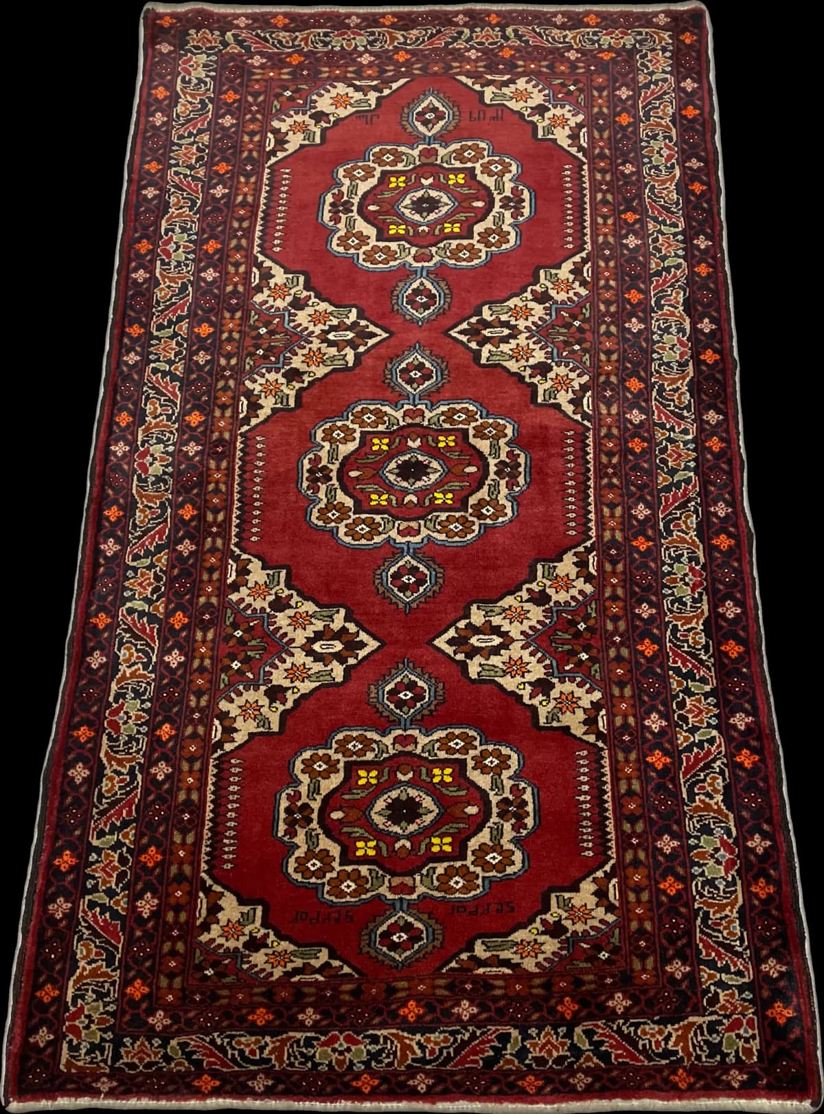 Perserteppich Belutsch, orientalisch, 111x198 cm, überwiegend in Rot — Perspektive