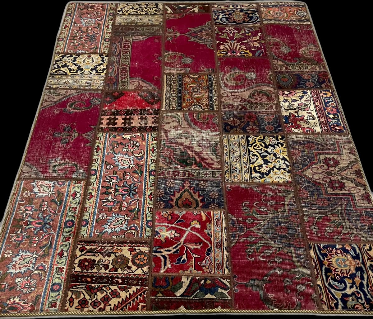 Persian Rey Patchwork Rug, 151x206 cm, mainly red — Perspective