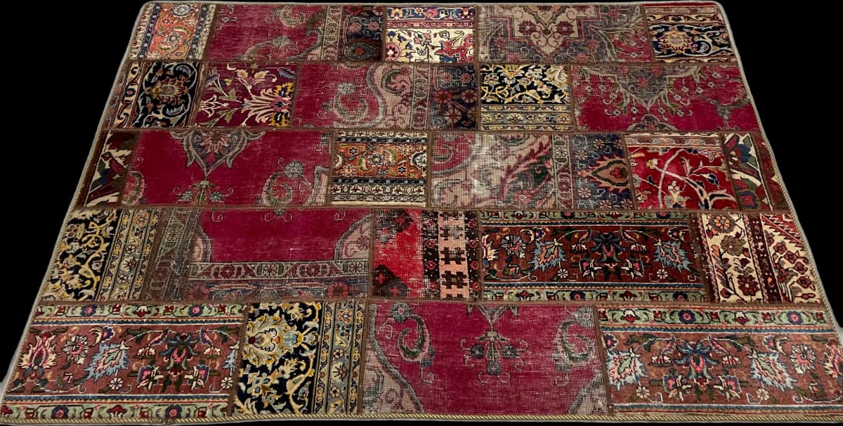 Persian Rey Patchwork Rug, 151x206 cm, mainly red — Perspective