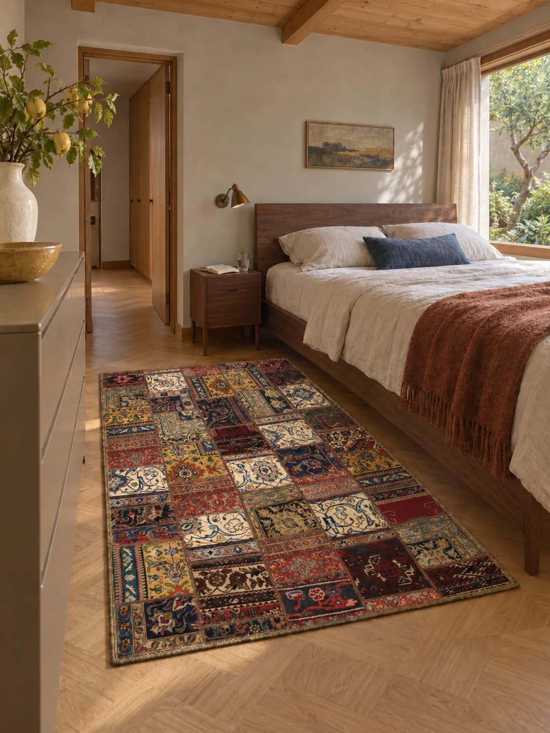 Persischer Patchwork-Teppich Rey, 150x202 cm, bunt — Im Raum