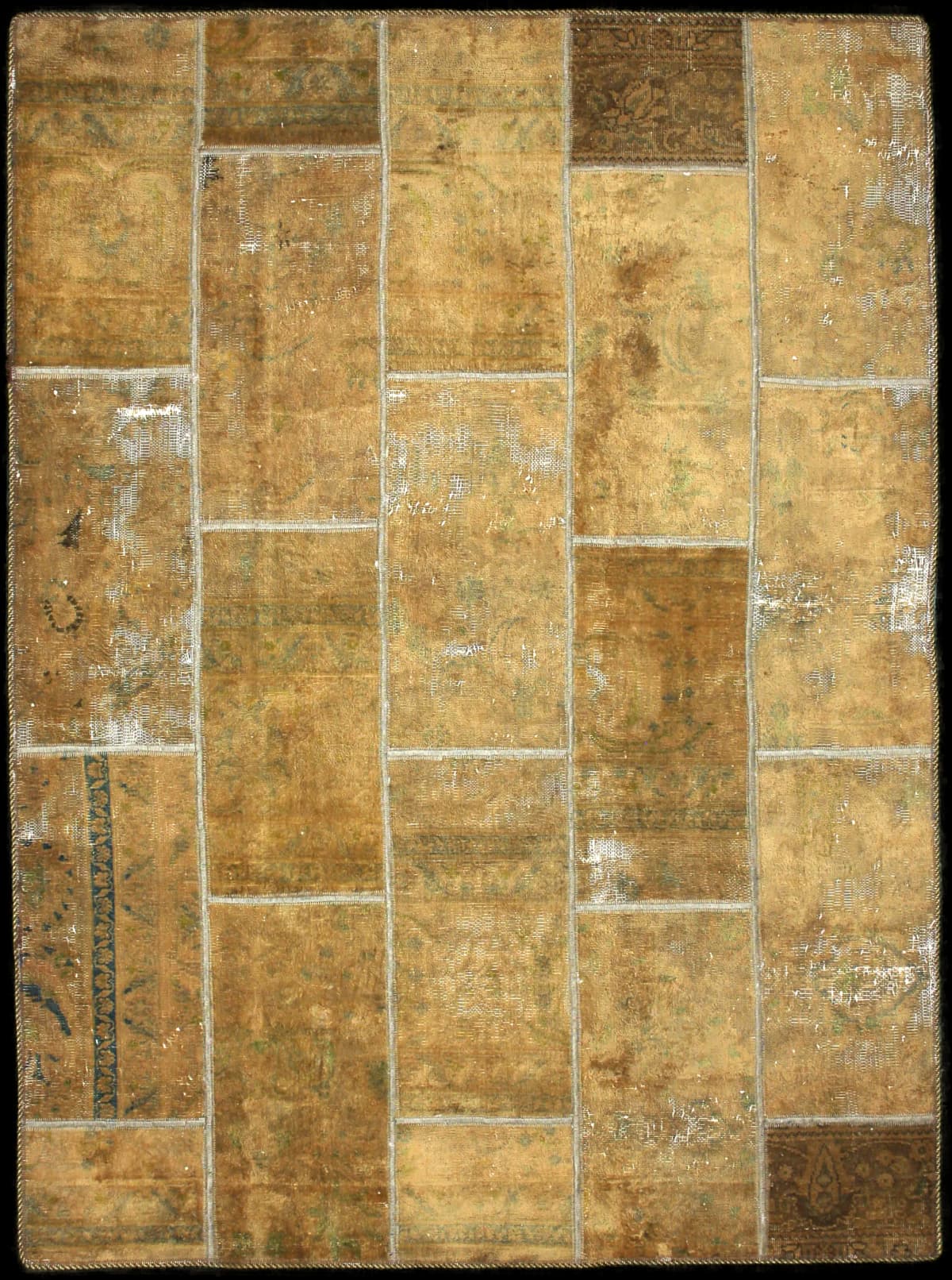alfombra persa de estilo patchwork en dimensiones 203 centímetros de largo por 151 centímetros de ancho