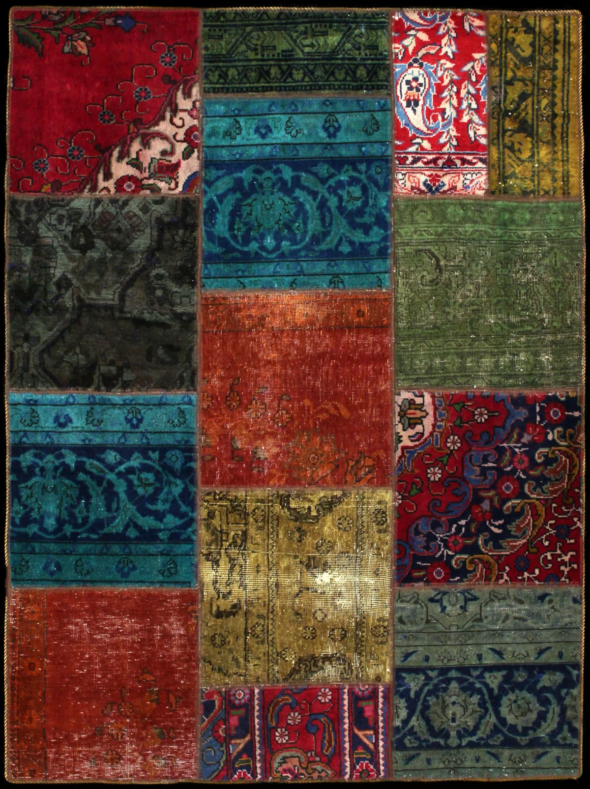 alfombra persa de estilo patchwork en dimensiones 202 centímetros de largo por 152 centímetros de ancho