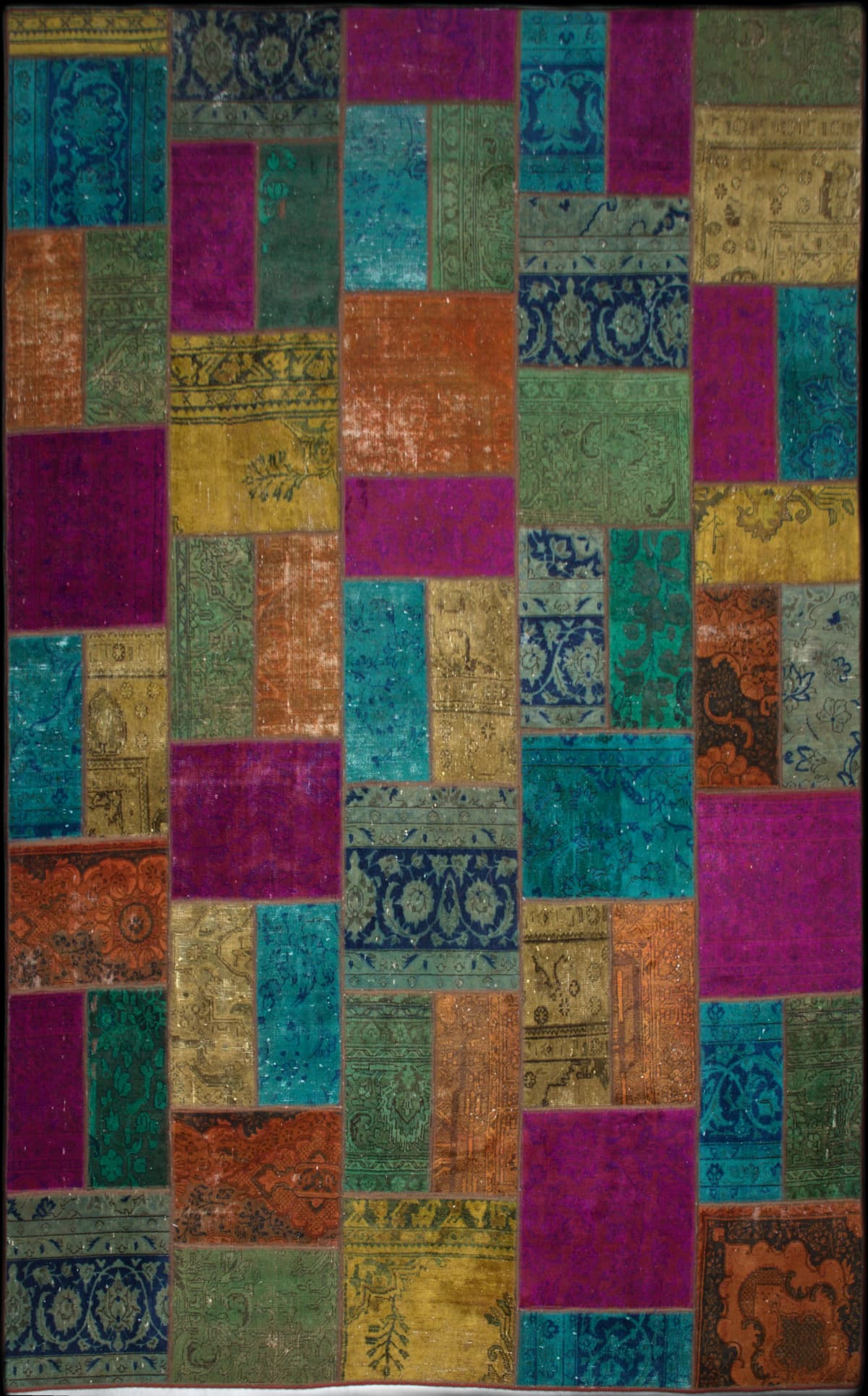 Persian rug in dimensions 350 centimeters length by 253 centimeters width