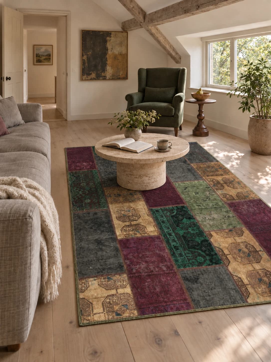Persischer Patchwork-Teppich Rey, 153x210 cm, bunt — Im Raum