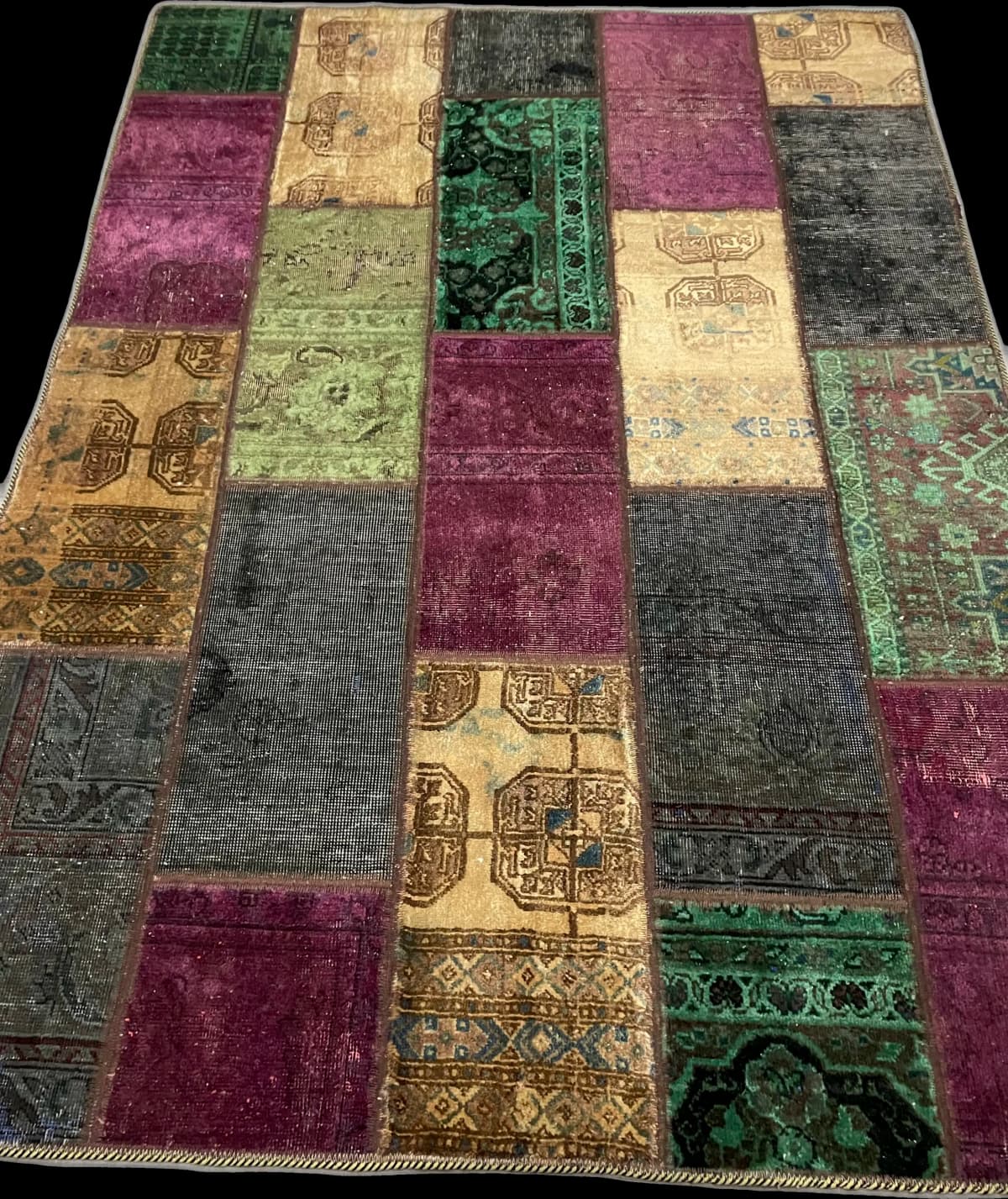Persischer Patchwork-Teppich Rey, 153x210 cm, bunt — Perspektive