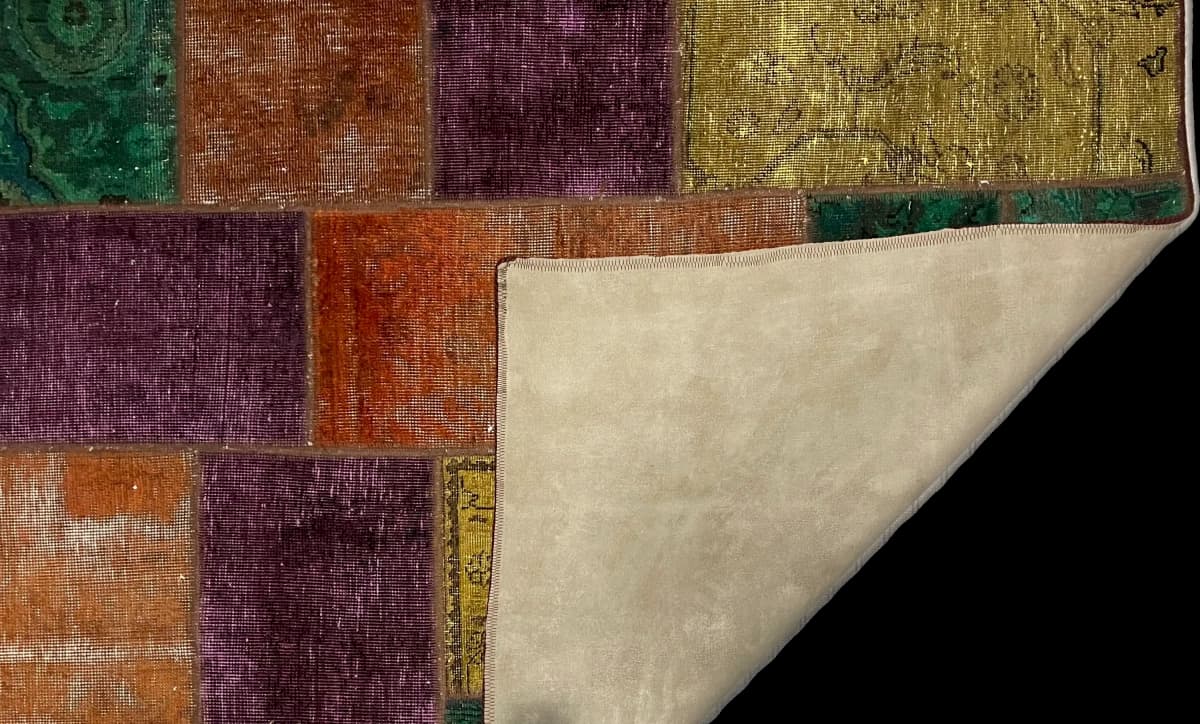Persischer Patchwork-Teppich Rey, 150x210 cm, bunt — Gefaltet