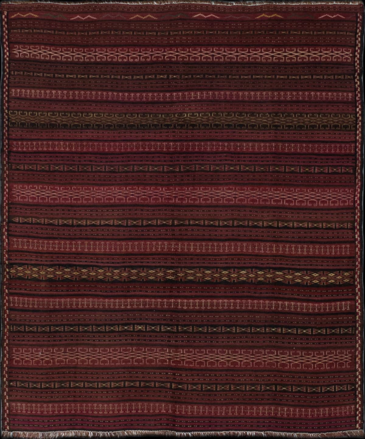 Persian rug in dimensions 180 centimeters length by 145 centimeters width with mainly brown colors