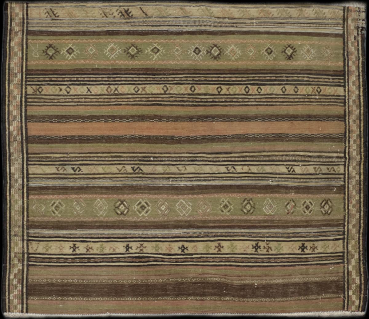 Persian rug of Sumak style in dimensions 155 centimeters length by 140 centimeters width with mainly colorful colors